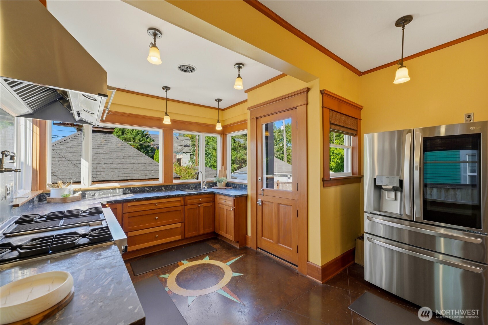 407 N J Street Property Photo 16