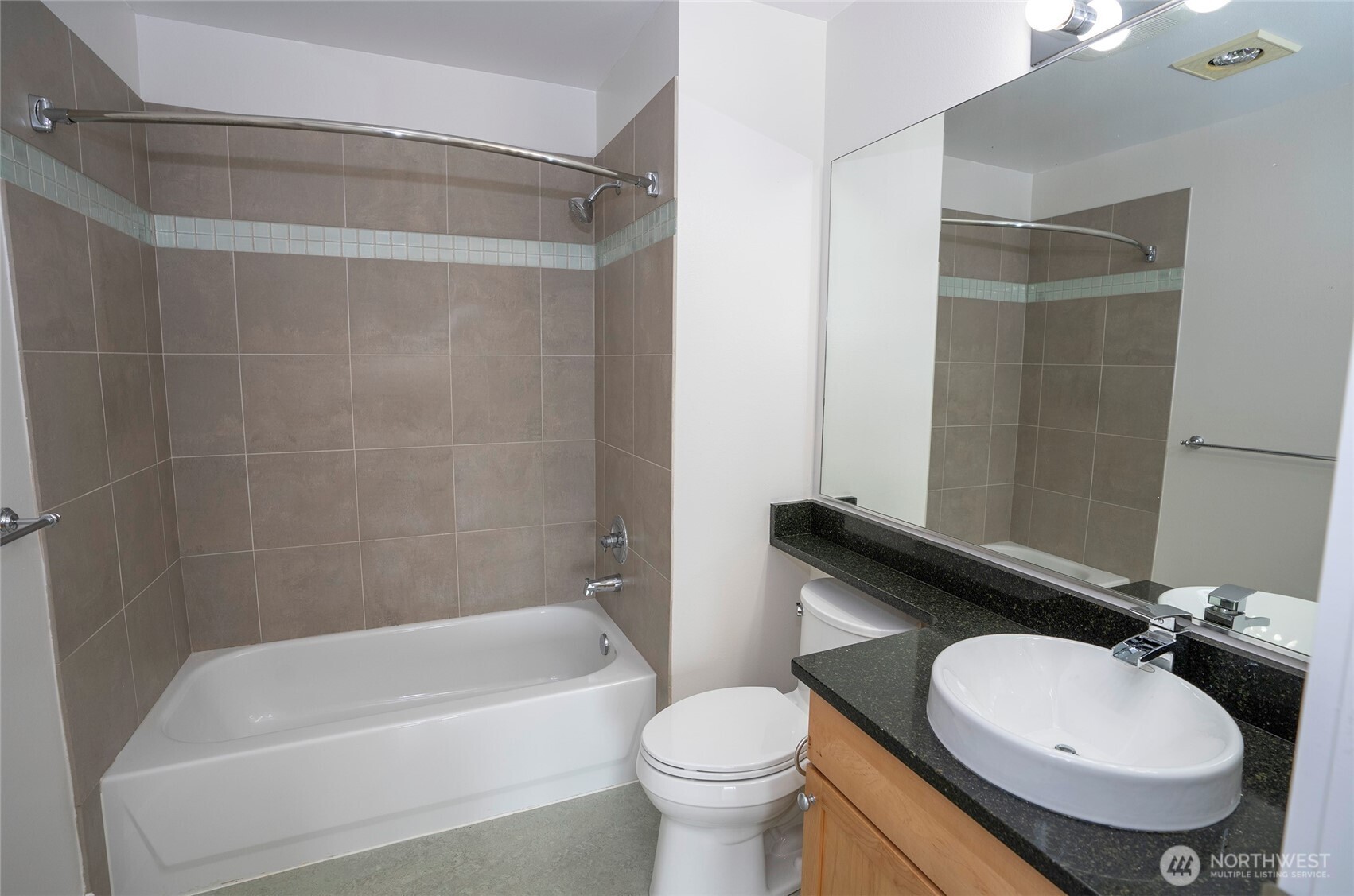 1705 Dock Street 513 Property Photo 21