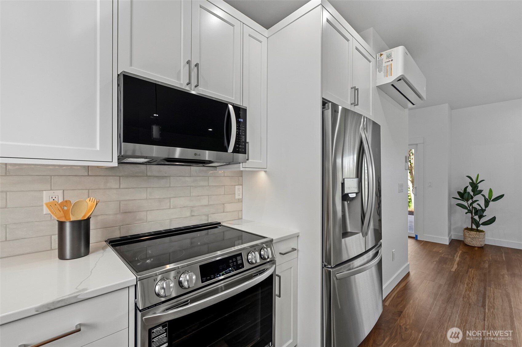 4982 Highland Drive Property Photo 14