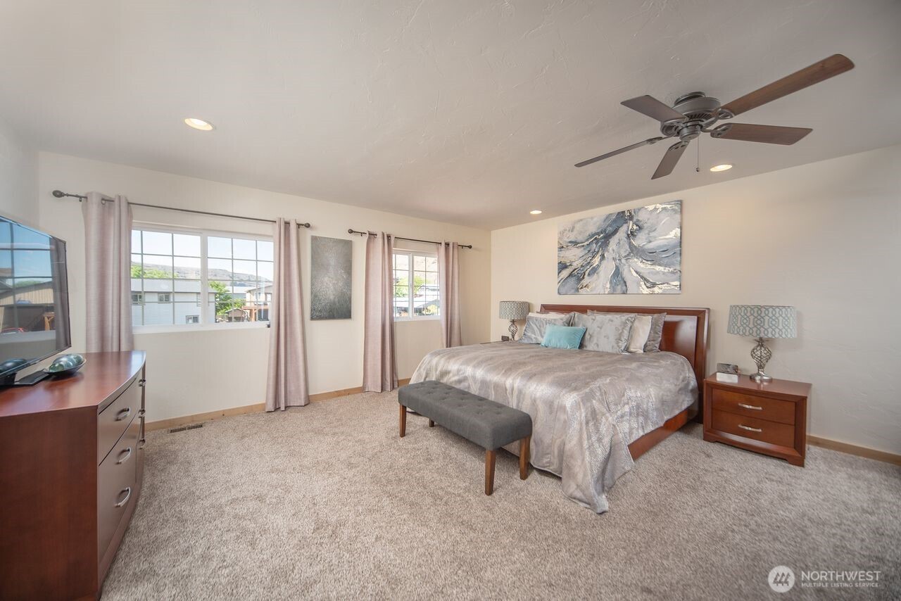 25053 Sw Wanapum Street Property Photo 32