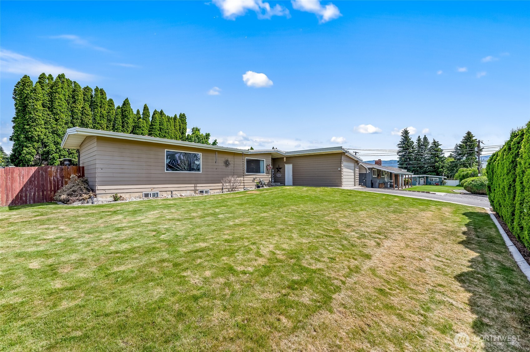 615 N Jerome Property Photo 4