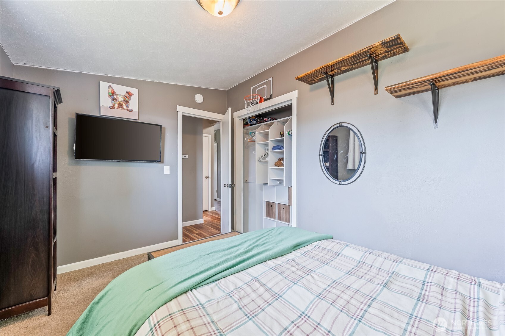 615 N Jerome Property Photo 29