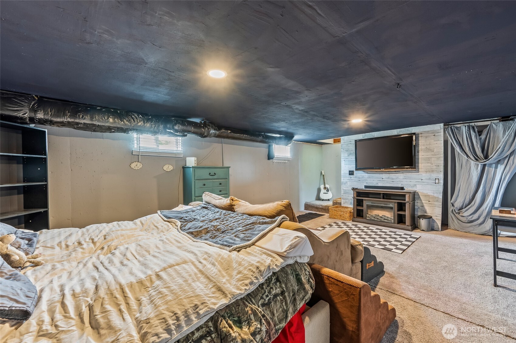 615 N Jerome Property Photo 31