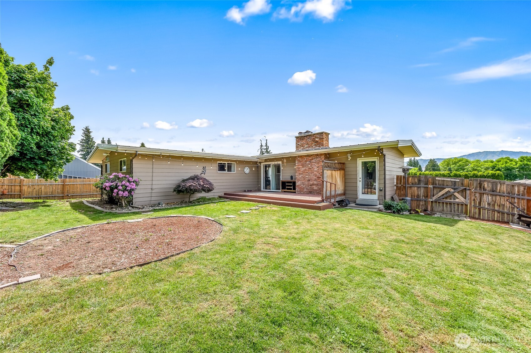 615 N Jerome Property Photo 35