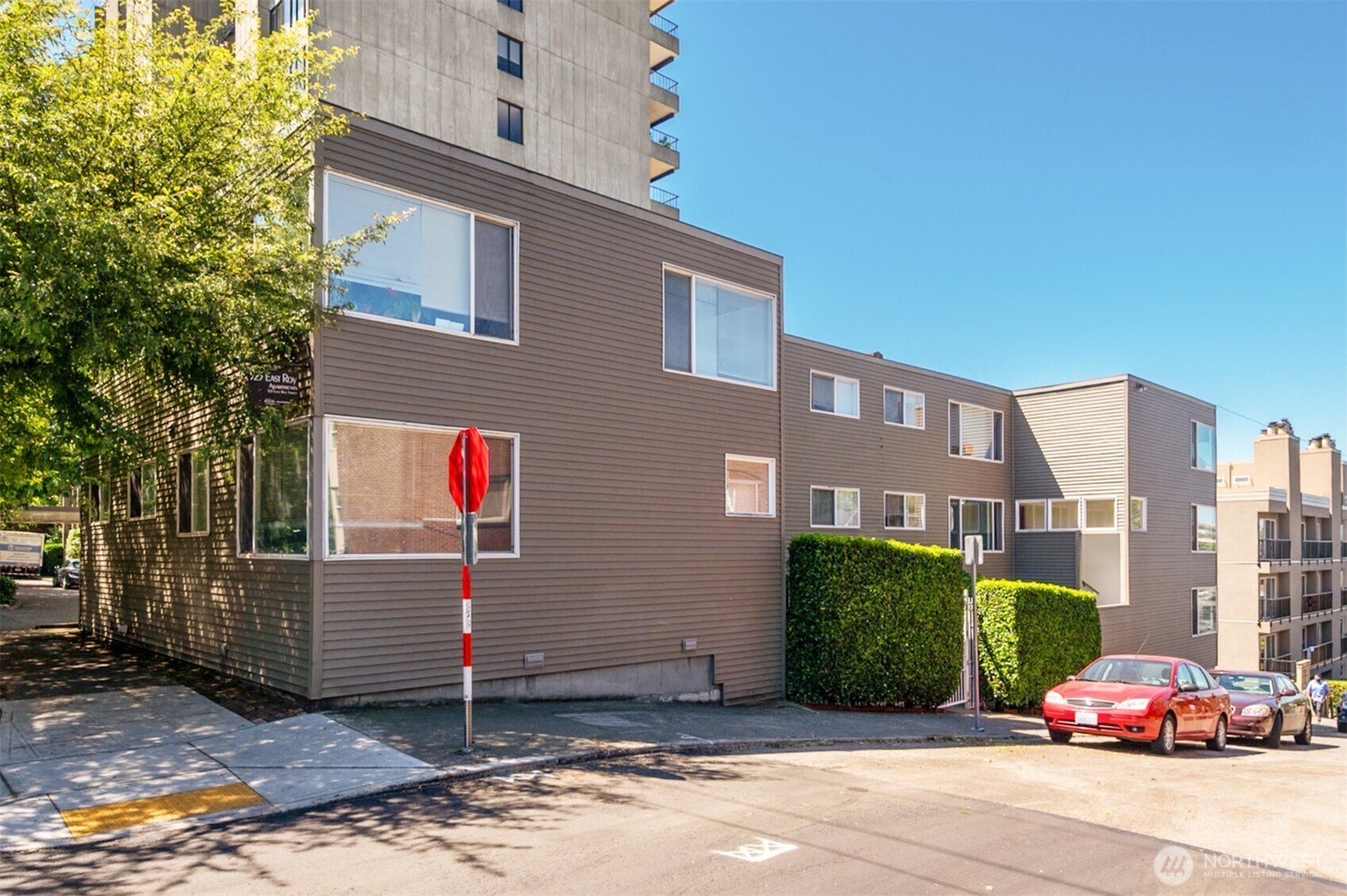 525 E Roy Street Property Photo 1