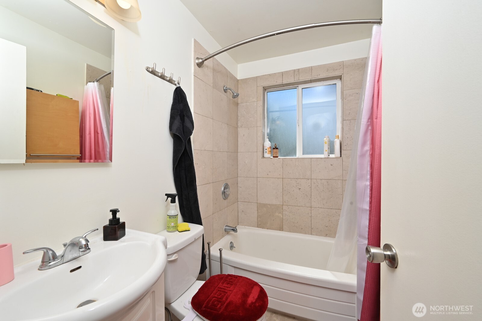 525 E Roy Street Property Photo 10