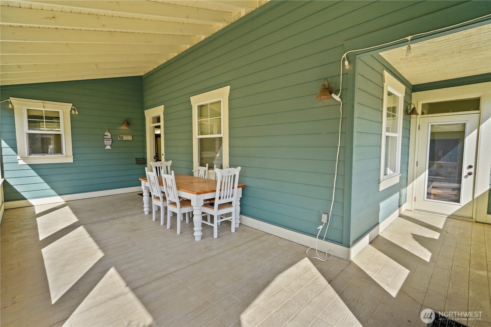 105 Flip Flop Lane Property Photo 6