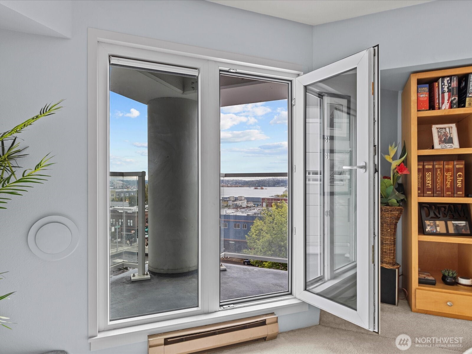 121 Vine Street 601 Property Photo 4