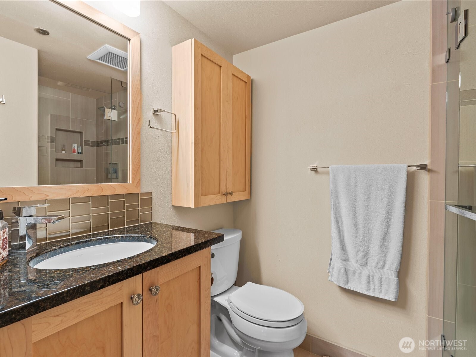 121 Vine Street 601 Property Photo 8
