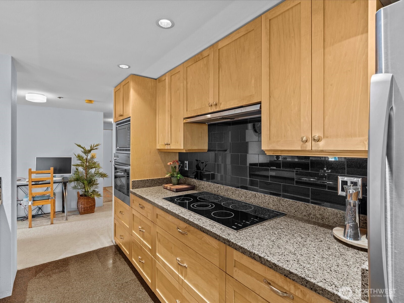 121 Vine Street 601 Property Photo 12