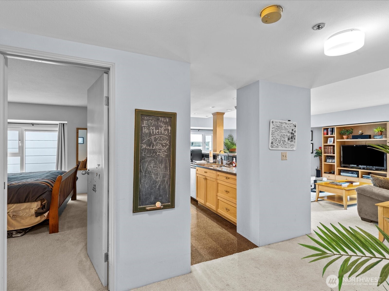 121 Vine Street 601 Property Photo 14