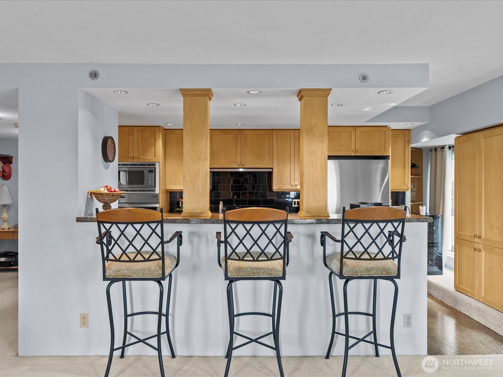 121 Vine Street 601 Property Photo 17