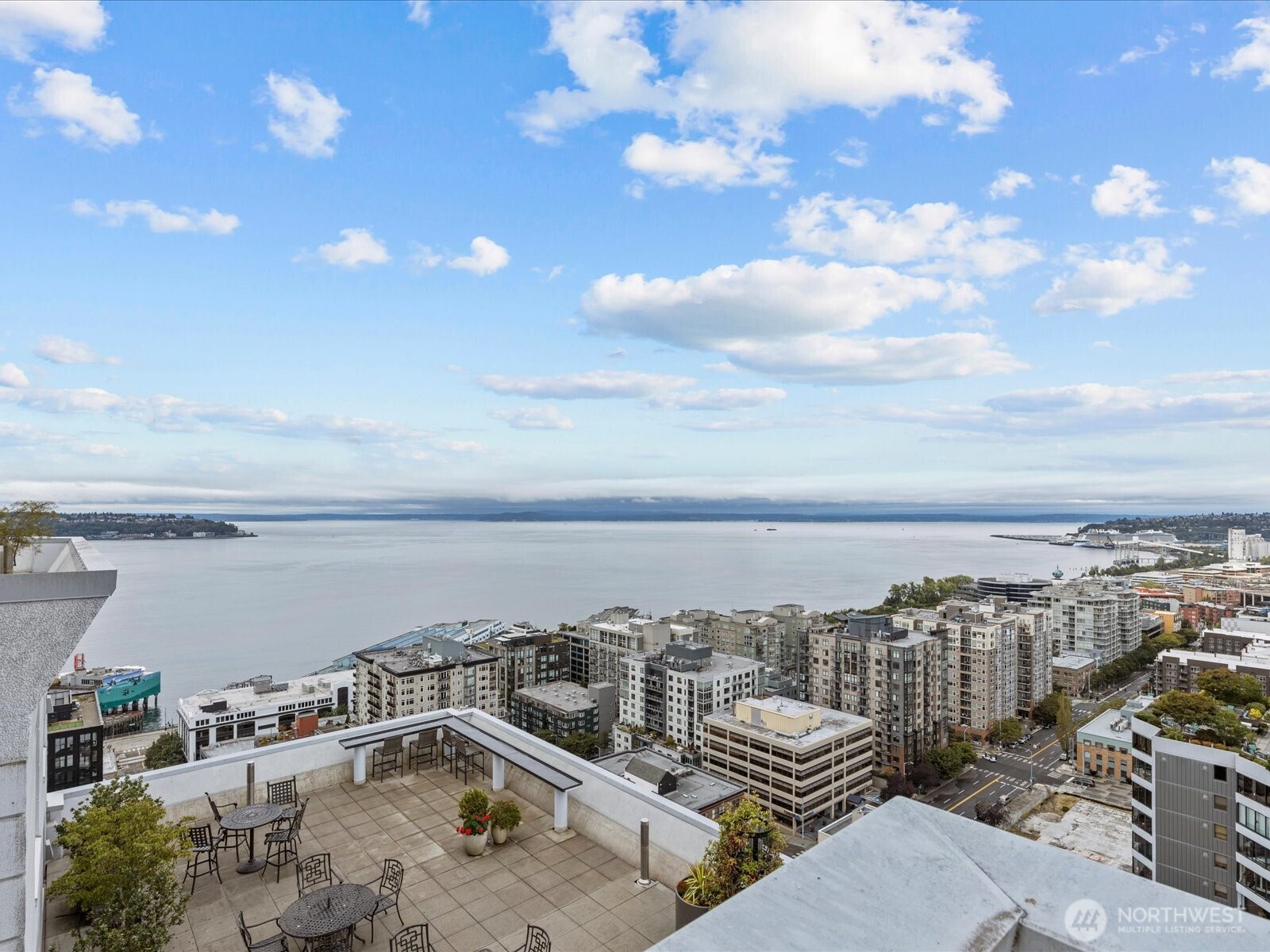121 Vine Street 601 Property Photo 28