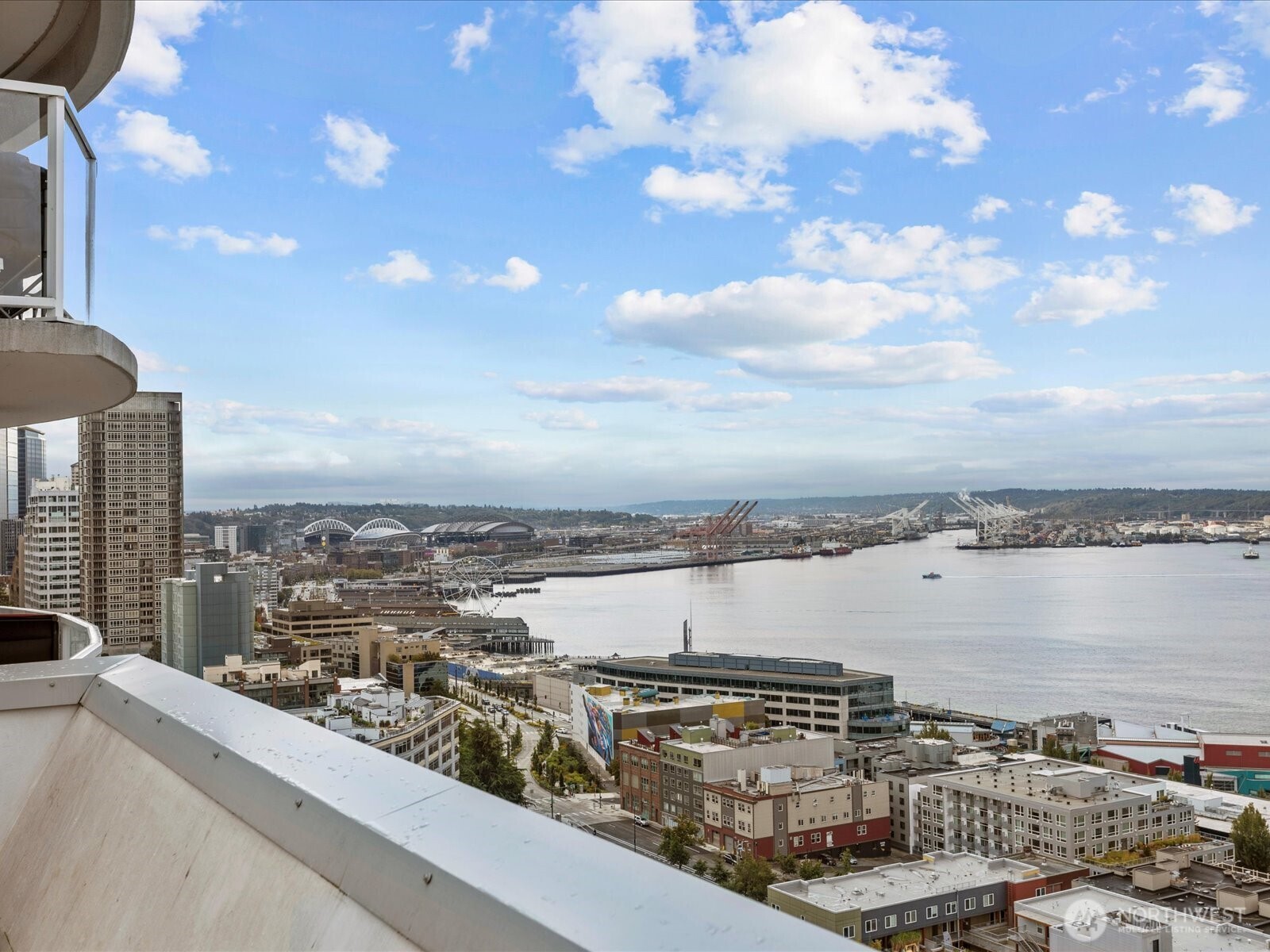 121 Vine Street 601 Property Photo 33