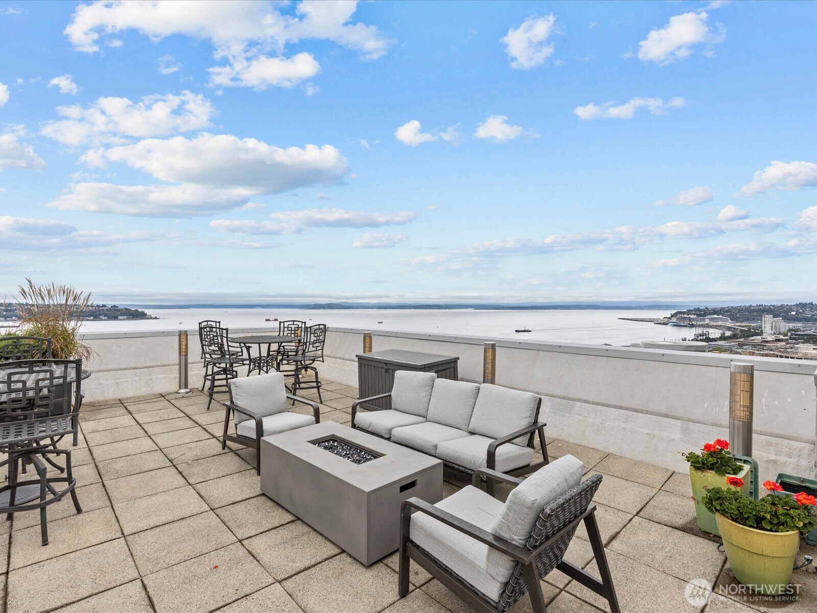 121 Vine Street 601 Property Photo 38