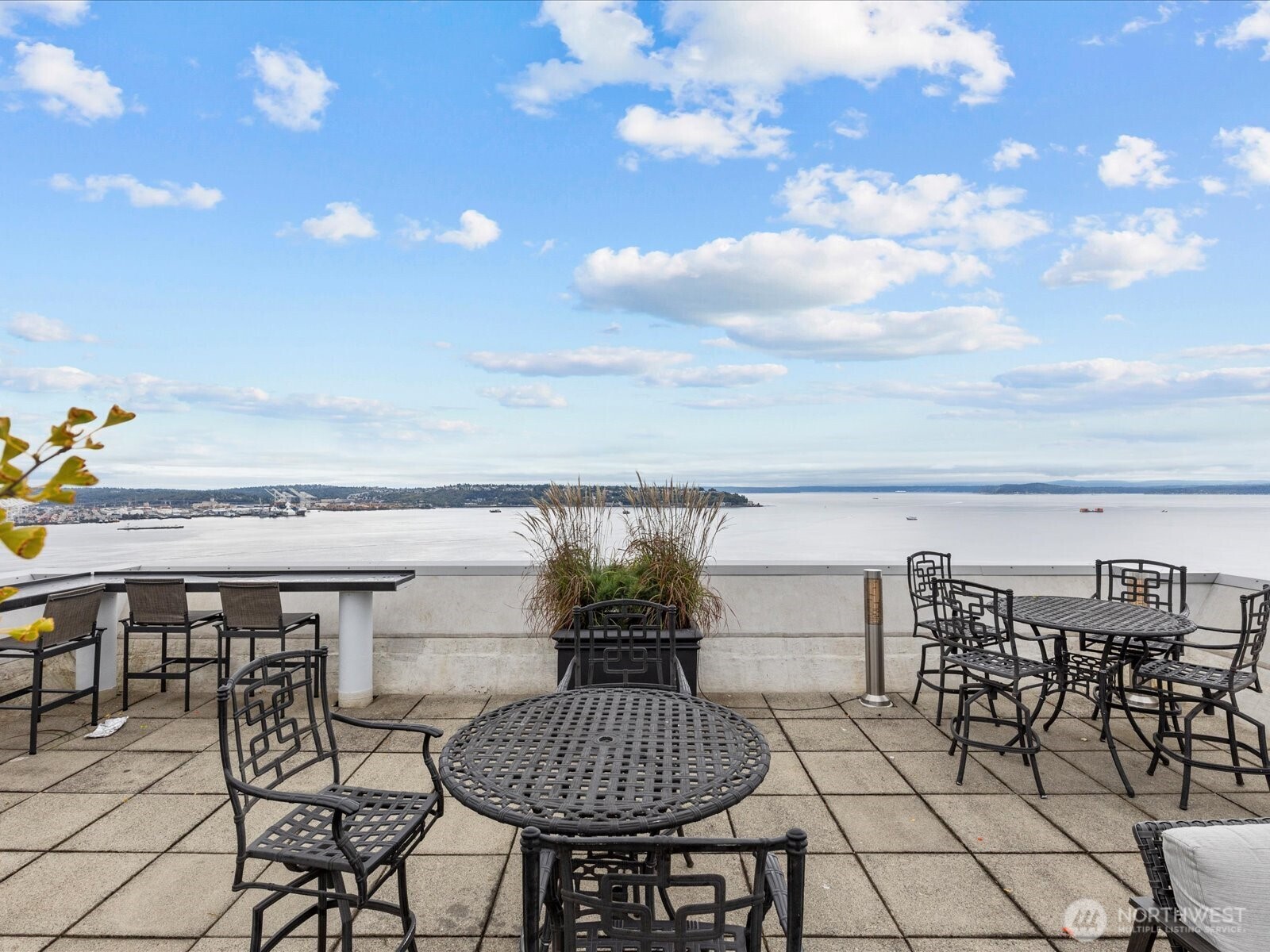 121 Vine Street 601 Property Photo 39