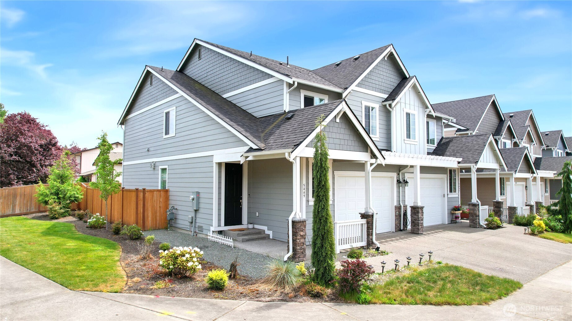 5449 50th Loop Property Photo 1