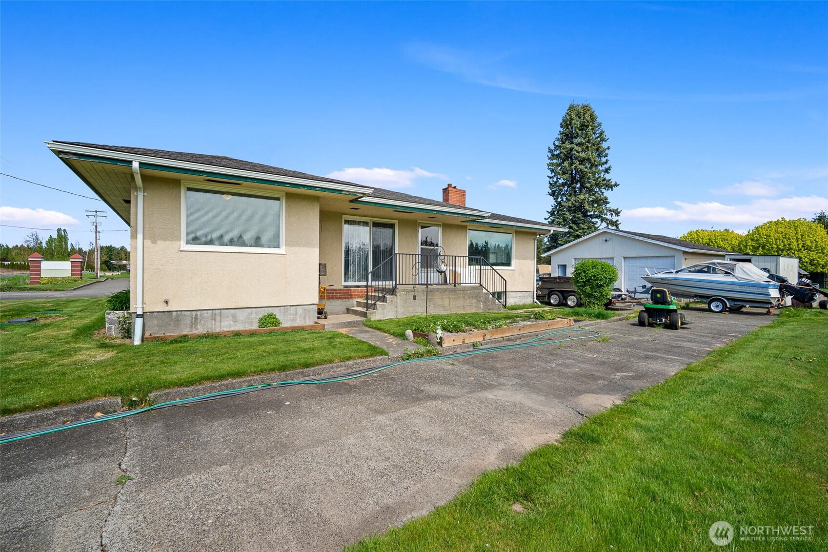 8506 Guide Meridian Road Property Photo 1