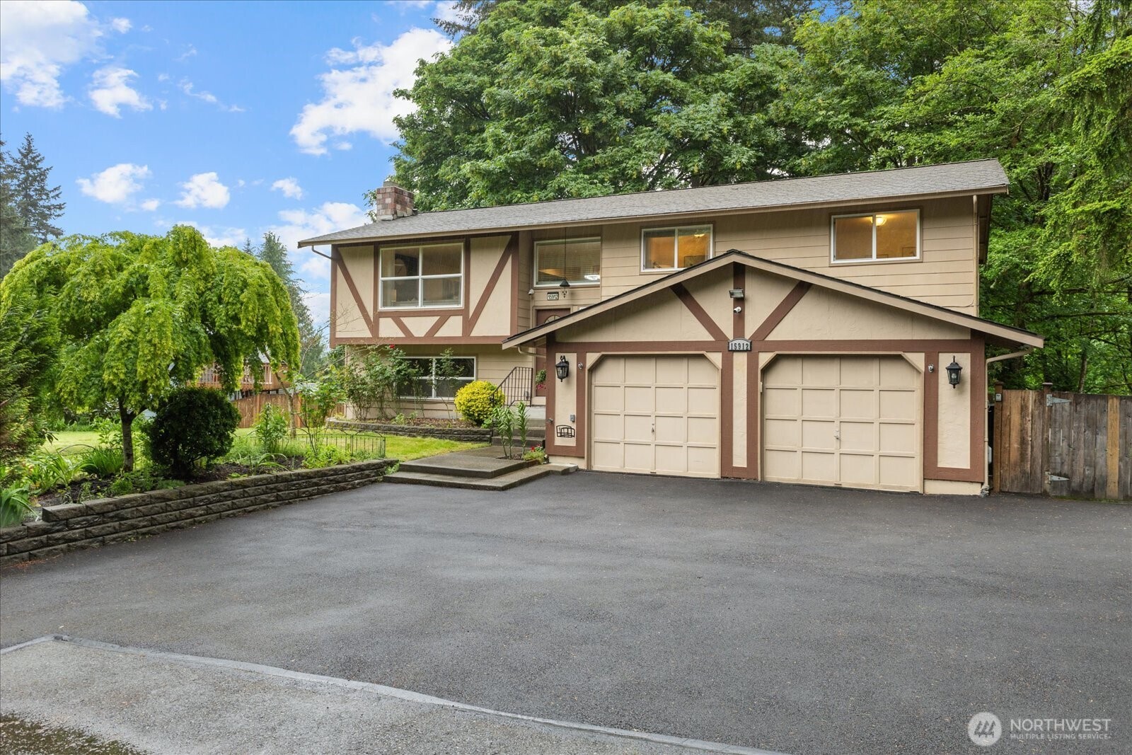 15912 174th Avenue Property Photo 2