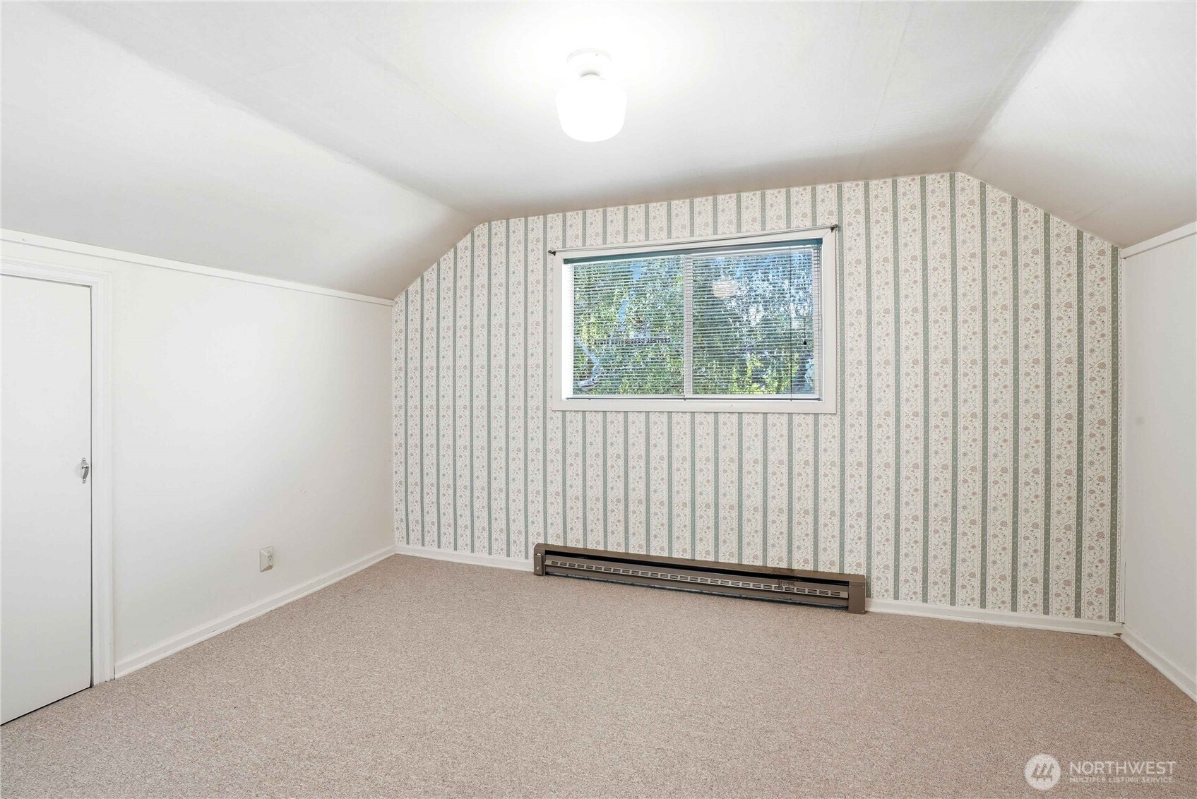 809 E 2nd Avenue Property Photo 28