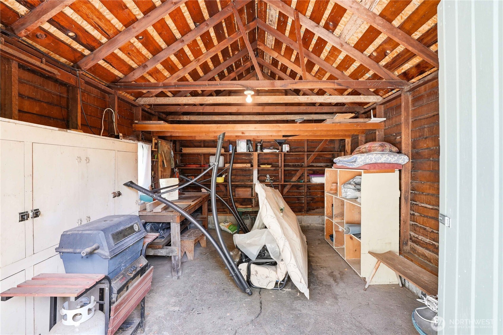 809 E 2nd Avenue Property Photo 33