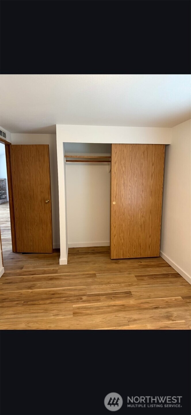 31205 N Place Property Photo 10