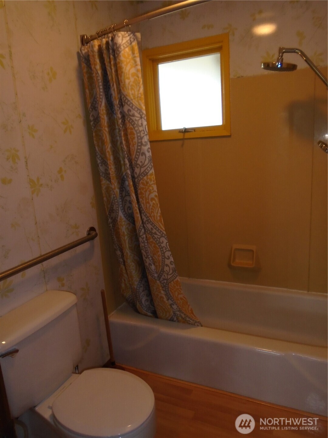 402 W Maple Street Property Photo 17
