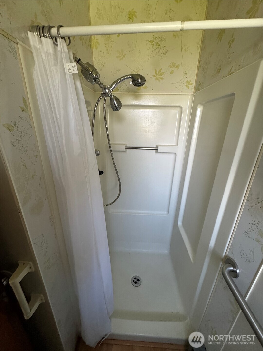 402 W Maple Street Property Photo 21