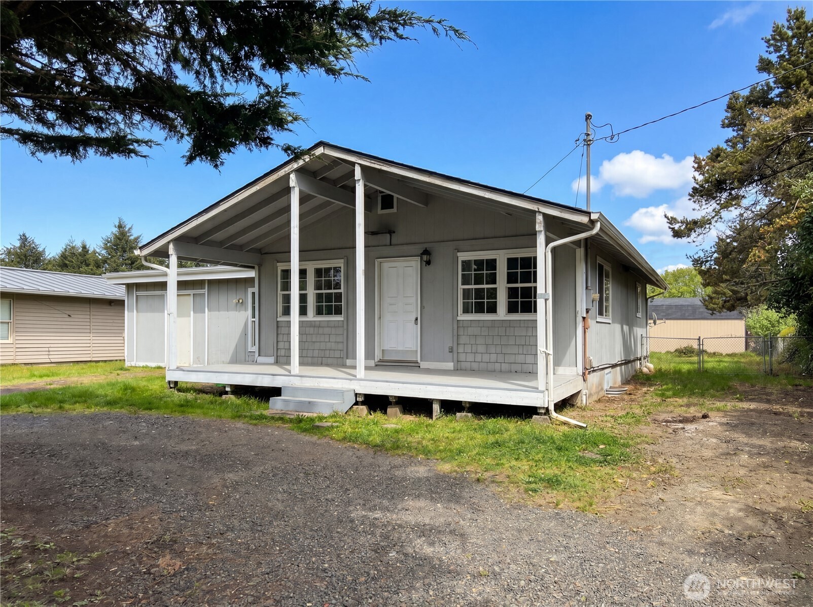 494 Inlet Avenue Property Photo 1