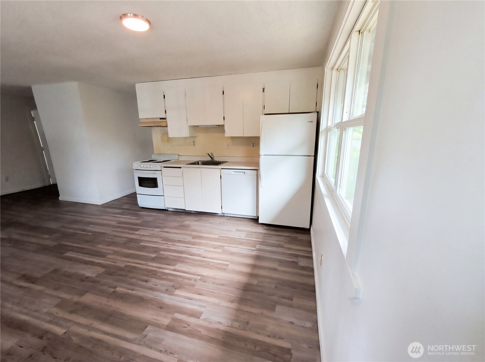 494 Inlet Avenue Property Photo 2