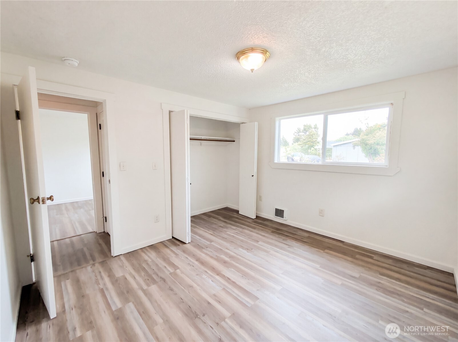 494 Inlet Avenue Property Photo 4