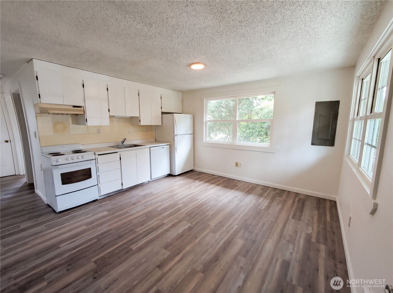 494 Inlet Avenue Property Photo 8