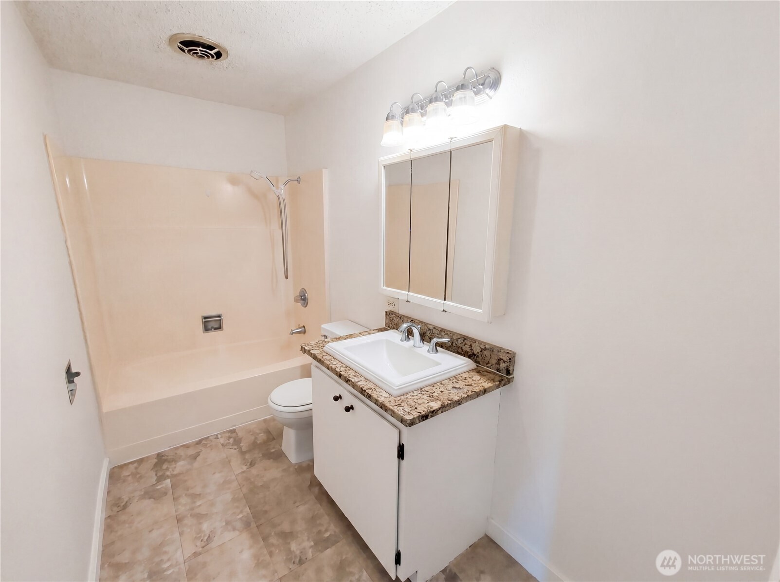 494 Inlet Avenue Property Photo 13