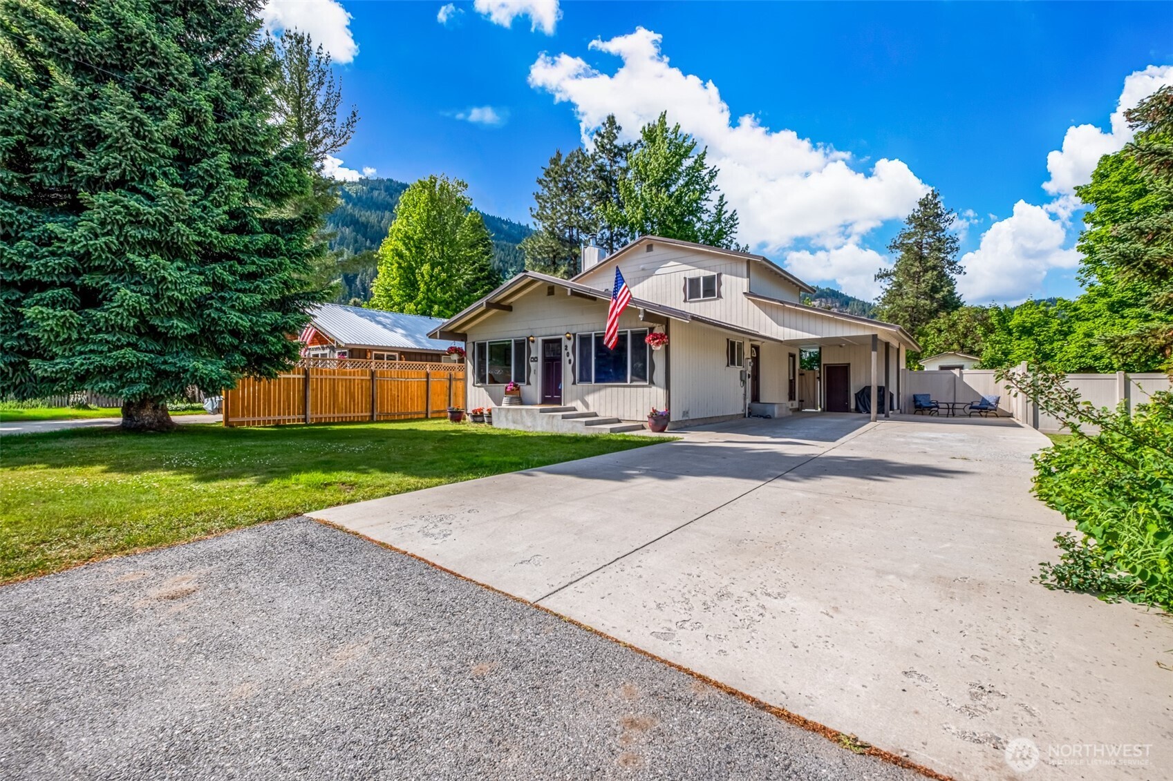 208 West Property Photo 2