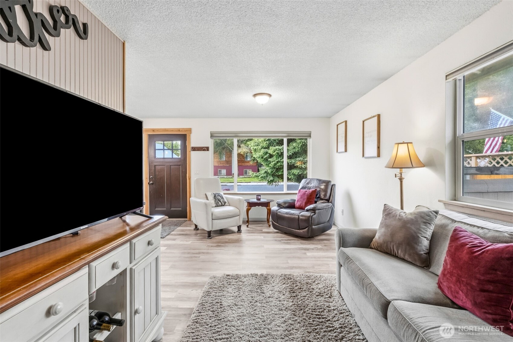 208 West Property Photo 16