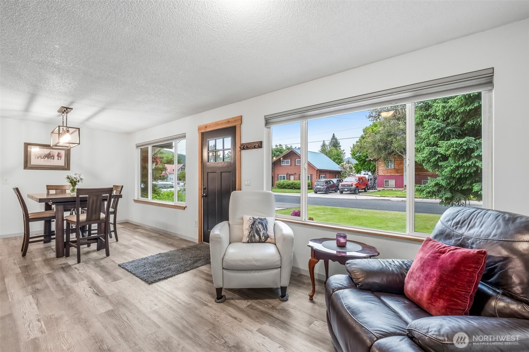208 West Property Photo 18
