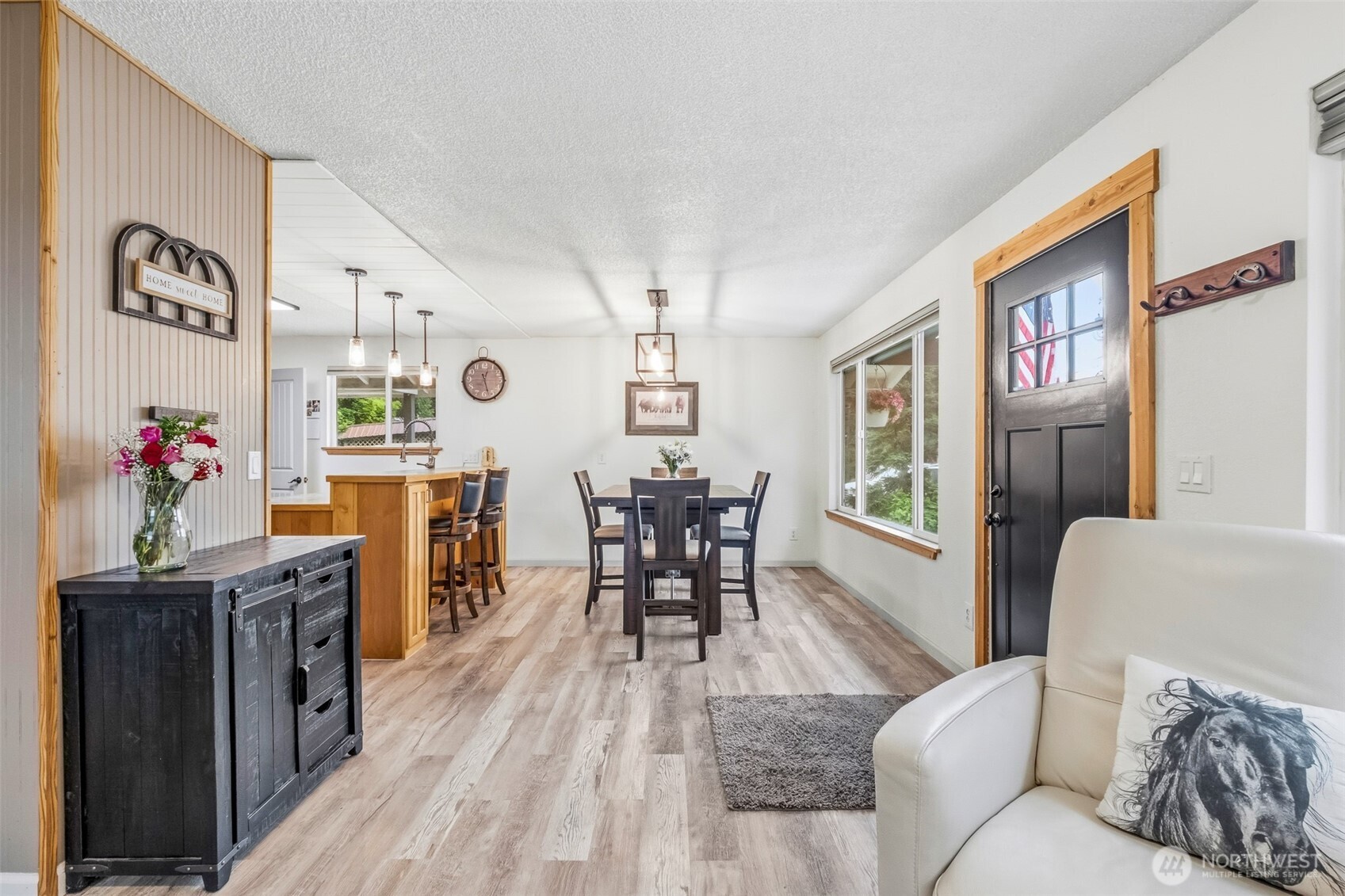 208 West Property Photo 19