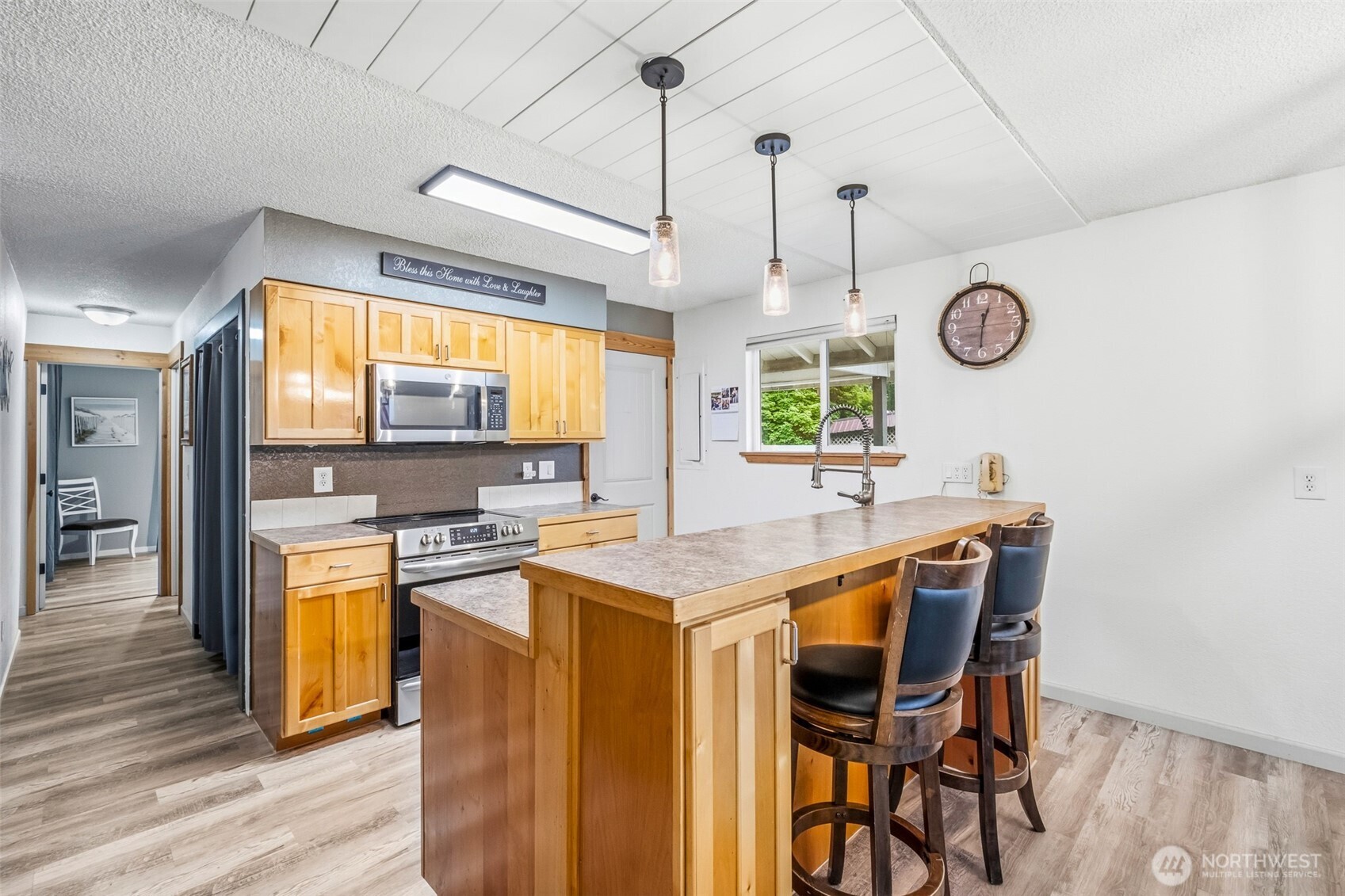 208 West Property Photo 23