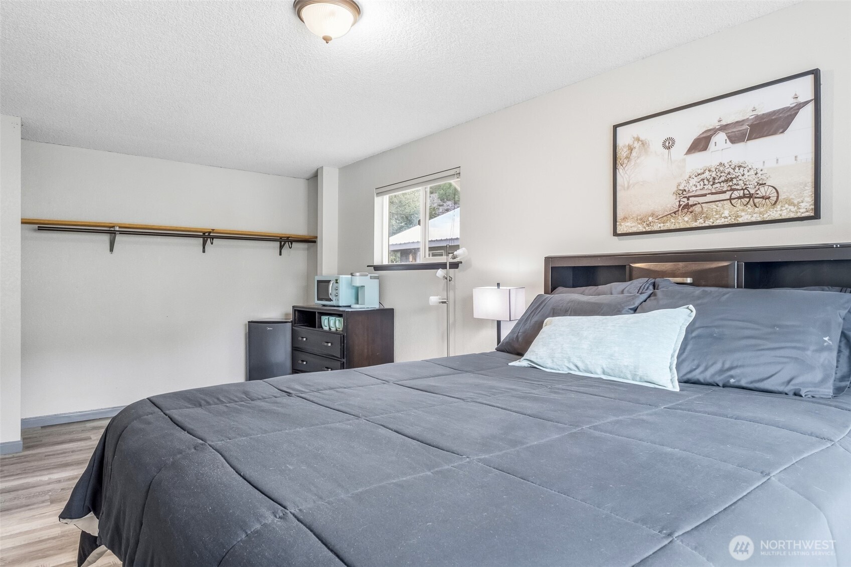 208 West Property Photo 28