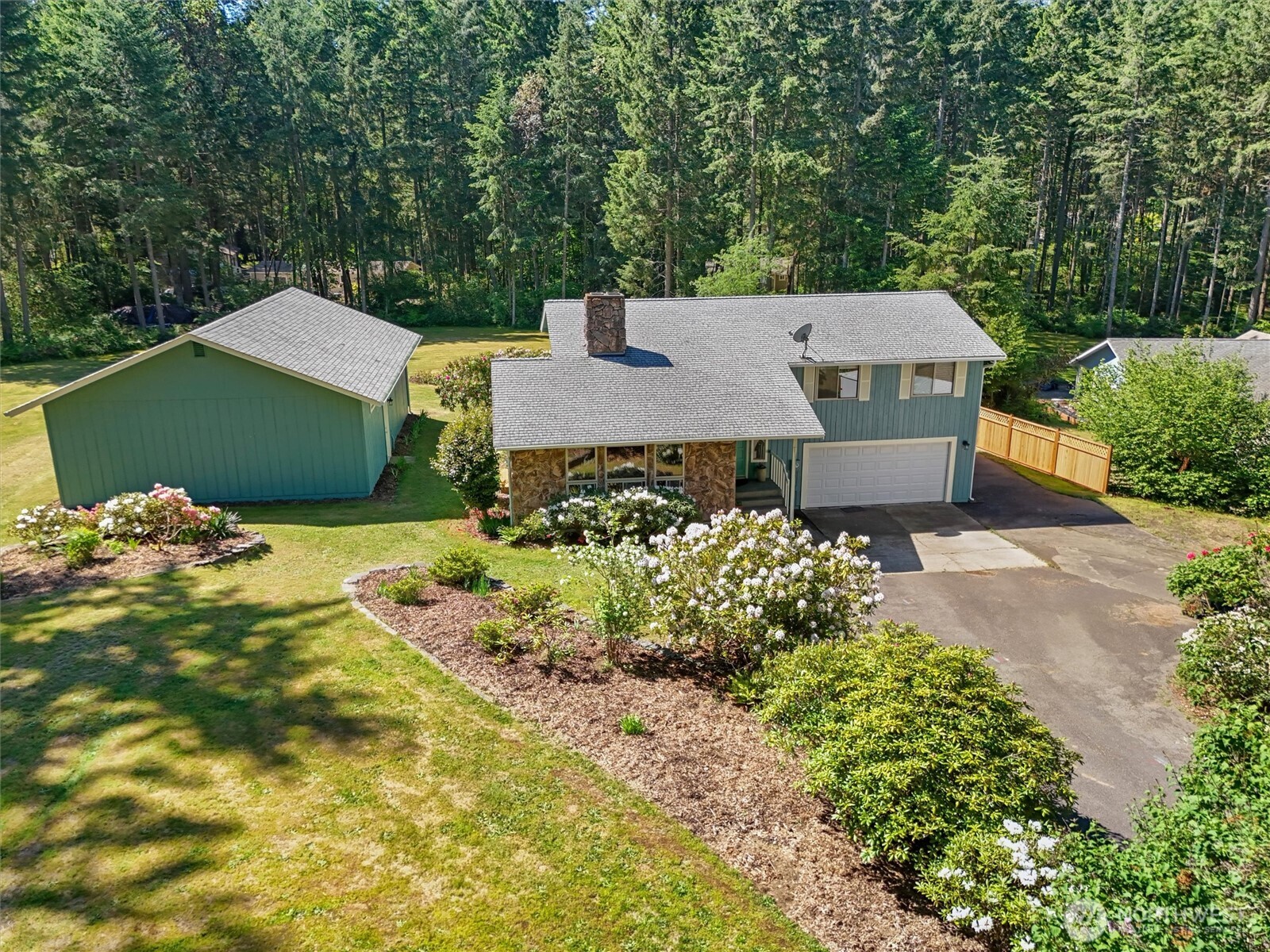 870 Kamus Place Property Photo 3