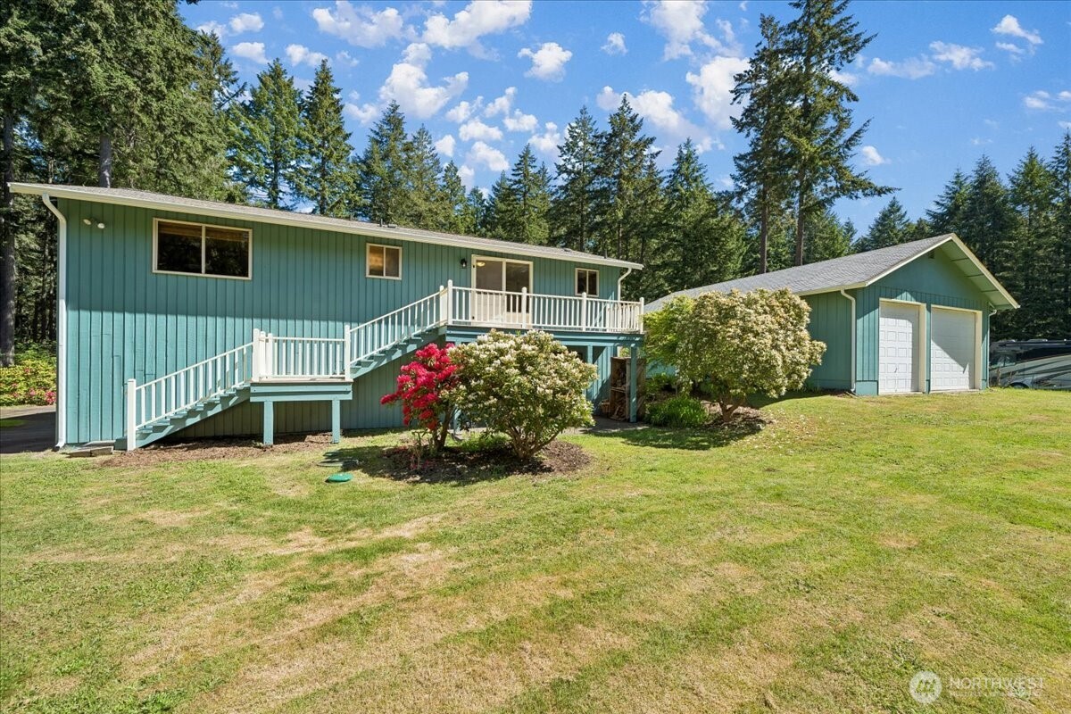 870 Kamus Place Property Photo 5