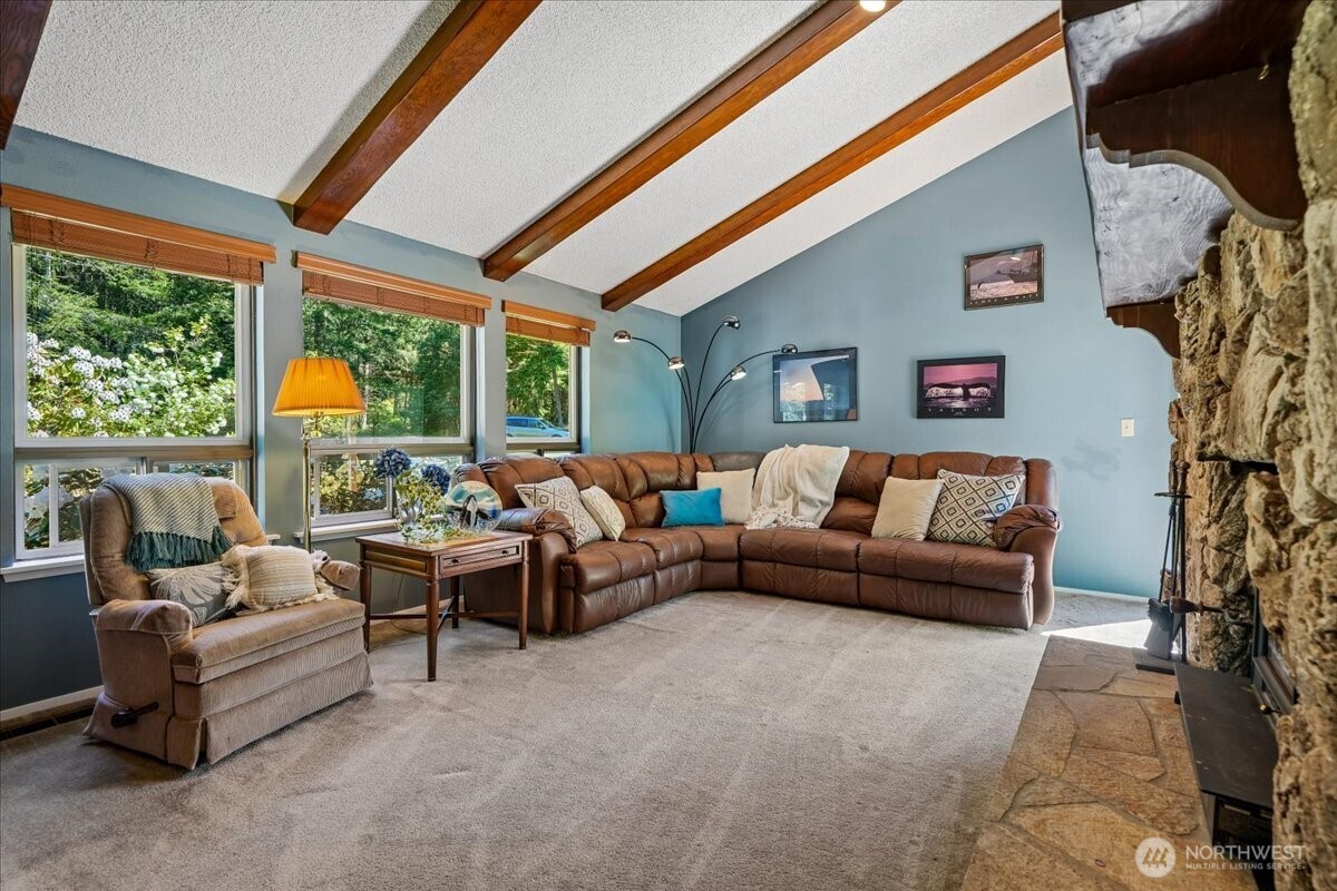 870 Kamus Place Property Photo 10