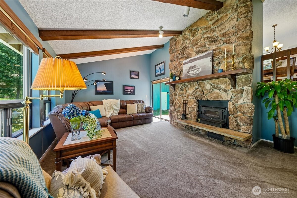 870 Kamus Place Property Photo 12