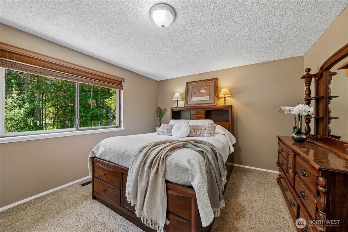 870 Kamus Place Property Photo 22