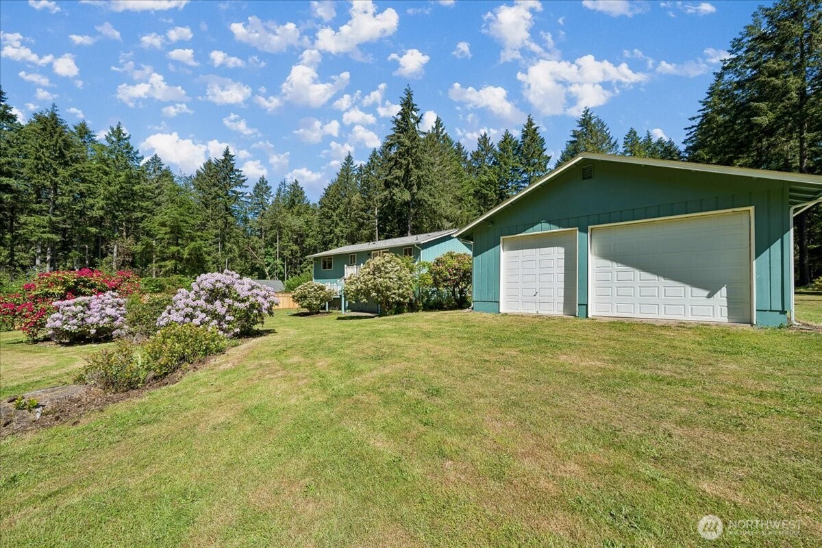 870 Kamus Place Property Photo 31