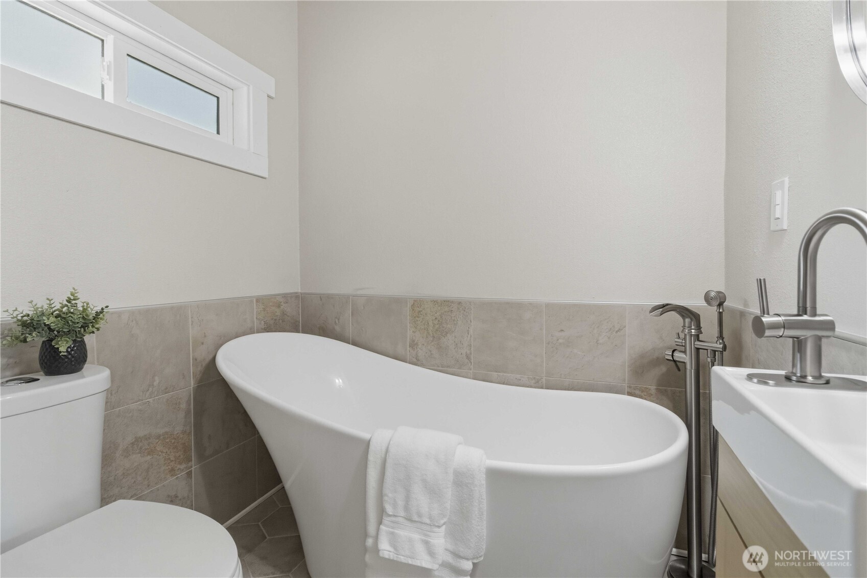204 Conger Road Property Photo 13