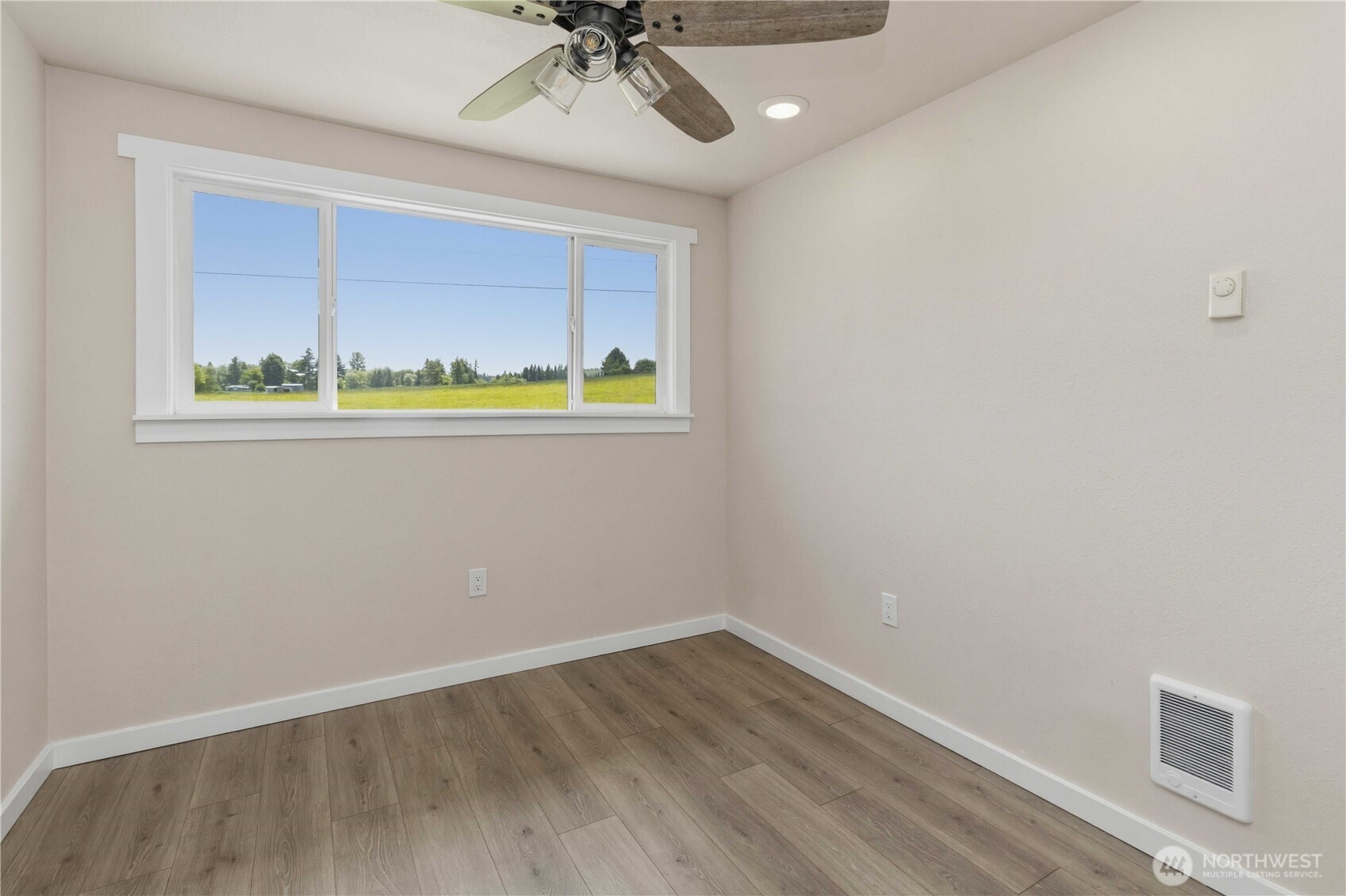 204 Conger Road Property Photo 16