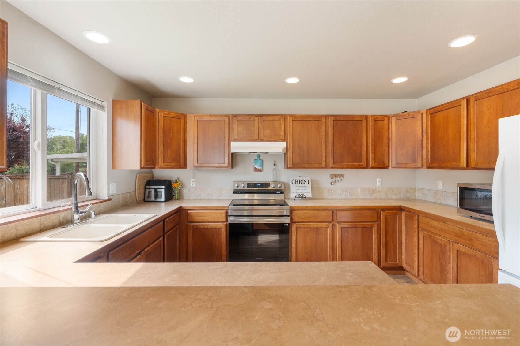 421 Stadium Loop Property Photo 5