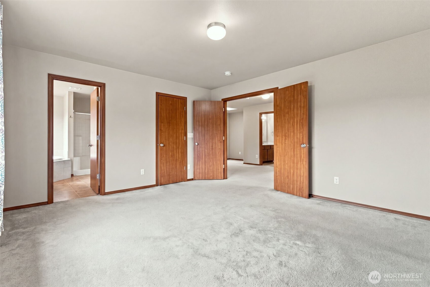 421 Stadium Loop Property Photo 12