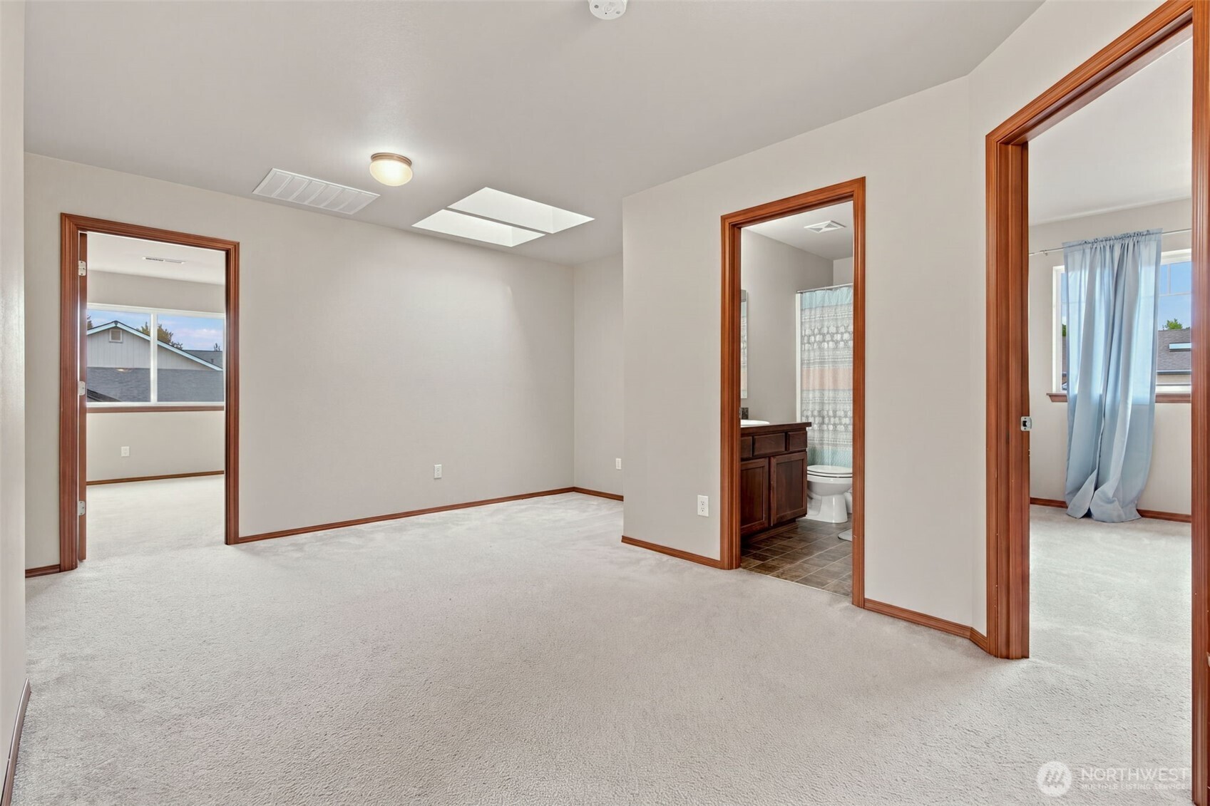 421 Stadium Loop Property Photo 18